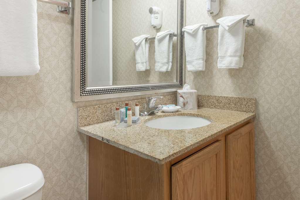 Value Suites Extended Stay - St Louis Maryland Heights Room photo